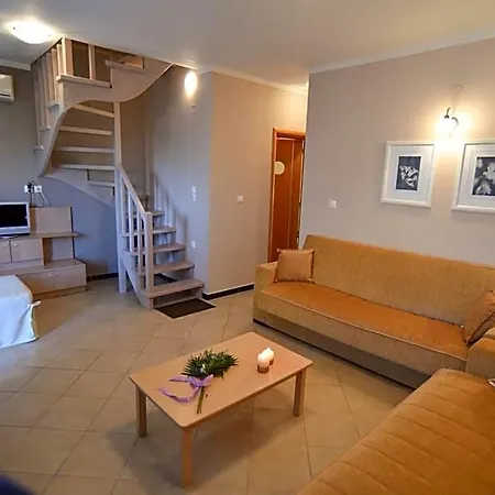 Aparthotel Theodora